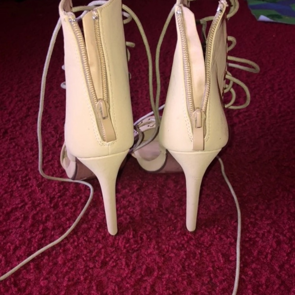 Heels - Picture 3 of 7
